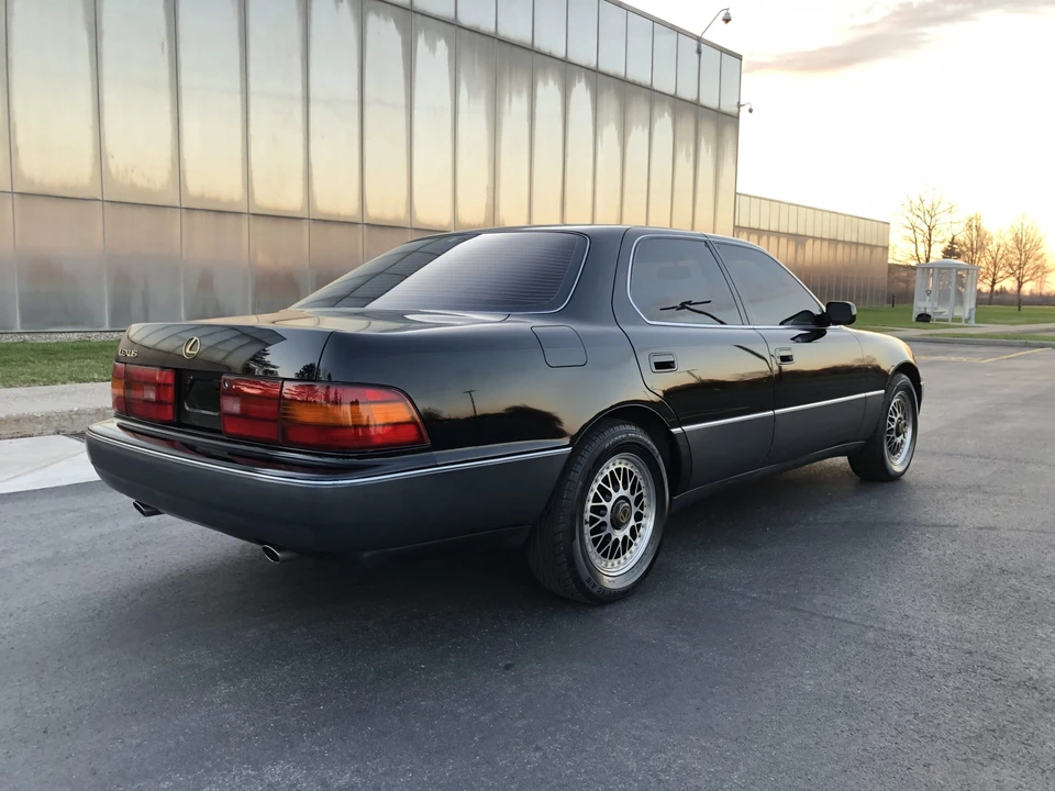 1993 Lexus LS 1st Gen - Image 26 of 31