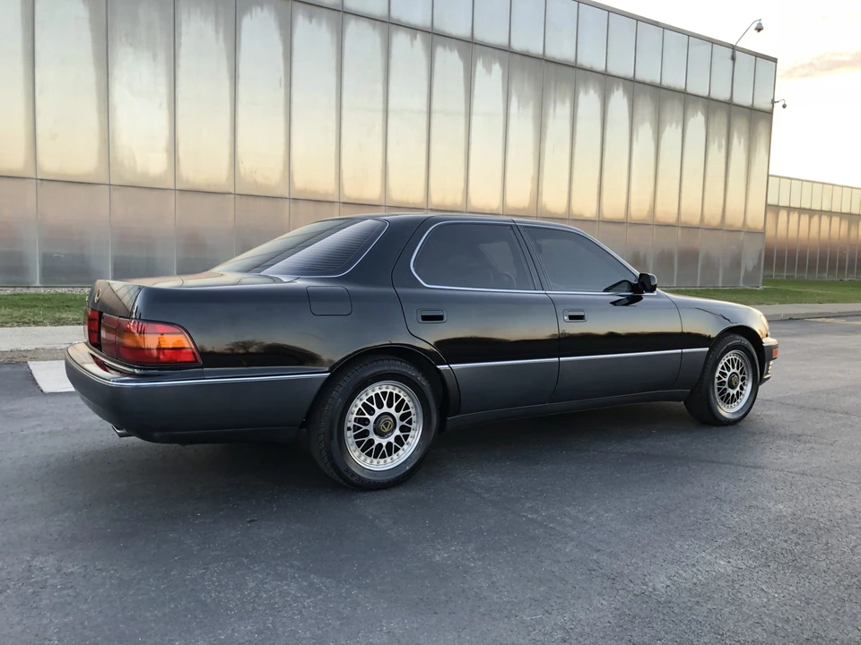 1993 Lexus LS 1st Gen - Image 28 of 31