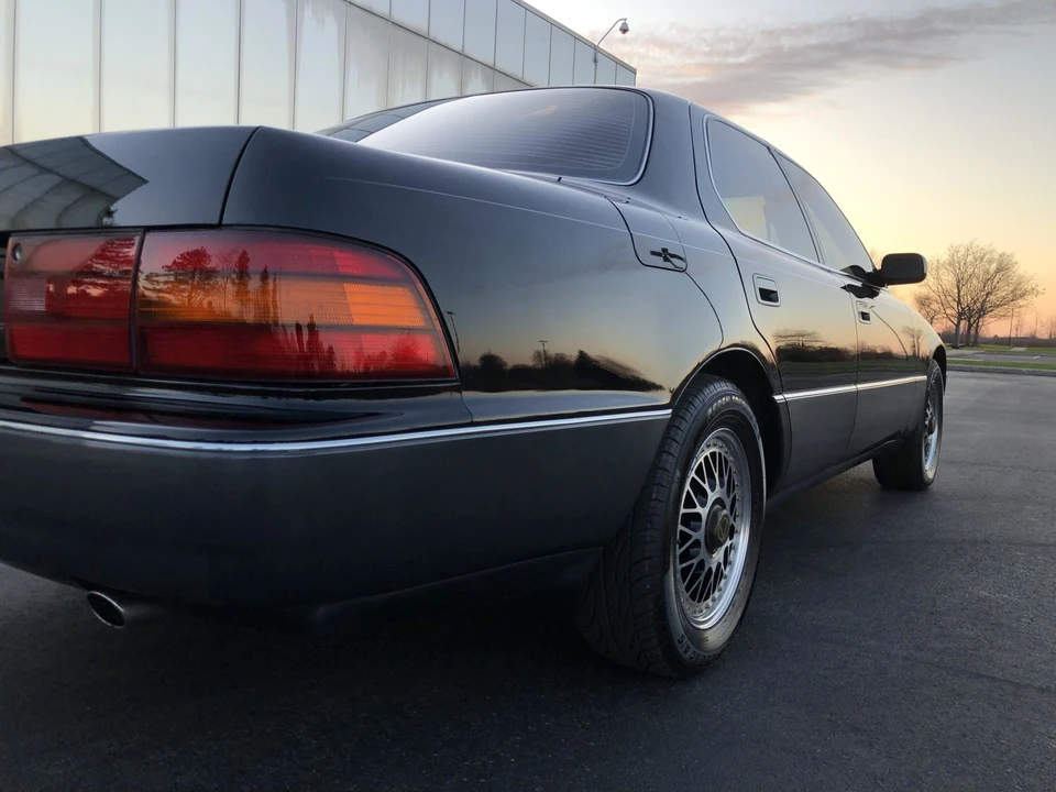 1993 Lexus LS 1st Gen - Image 25 of 31