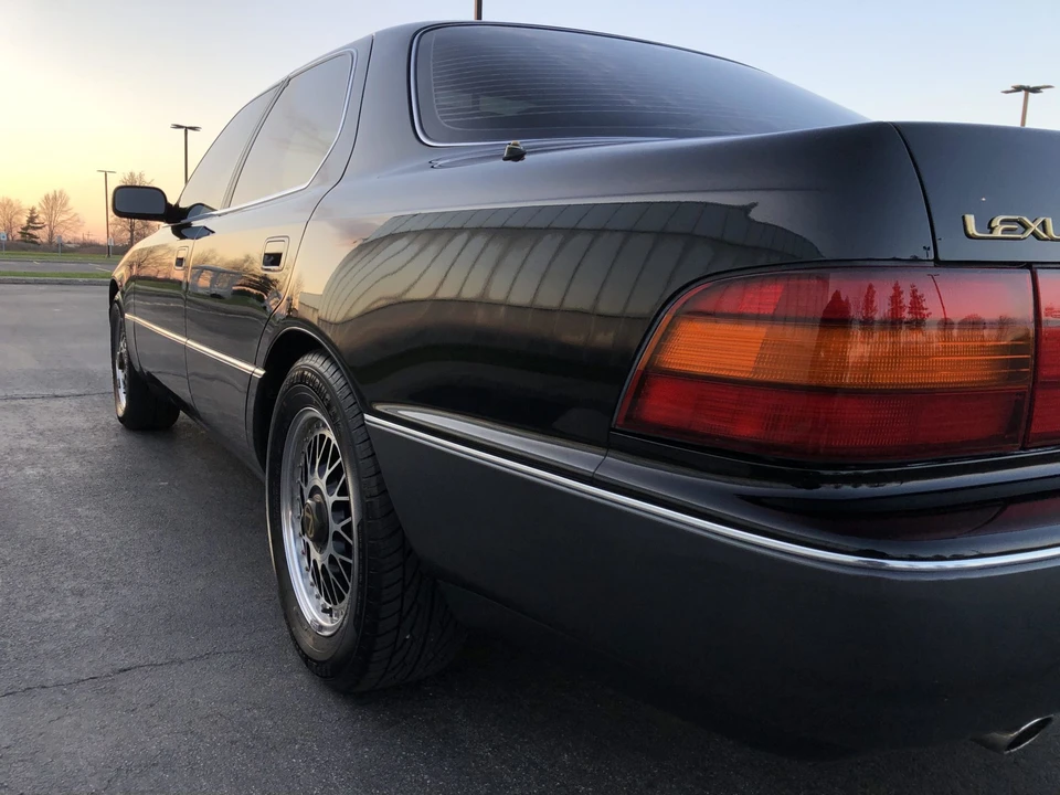 1993 Lexus LS 1st Gen - Image 23 of 31