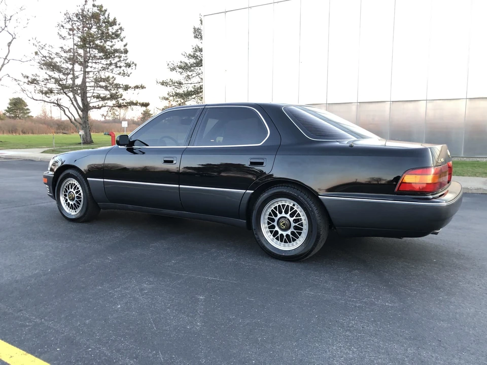 1993 Lexus LS 1st Gen - Image 19 of 31