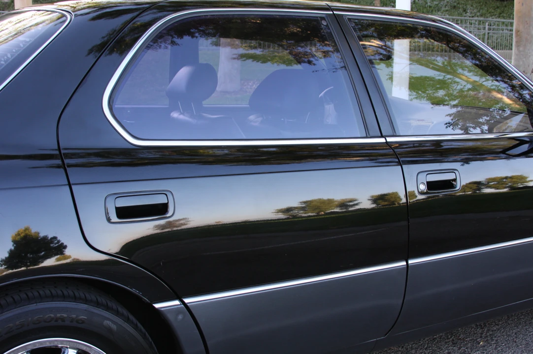 1993 Lexus LS 1st Gen - Image 15 of 31