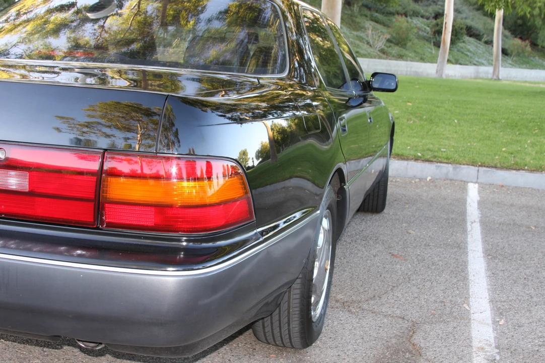 1993 Lexus LS 1st Gen - Image 13 of 31