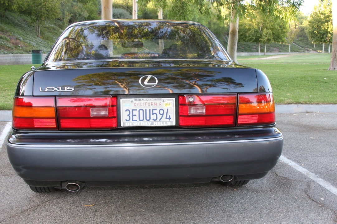 1993 Lexus LS 1st Gen - Image 11 of 31