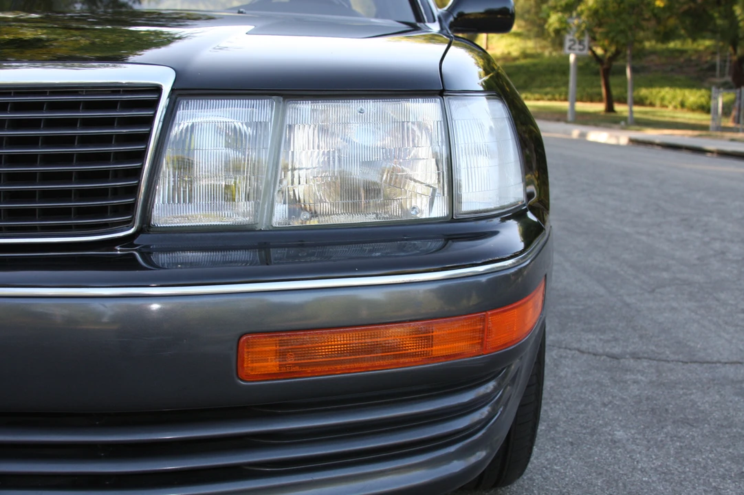 1993 Lexus LS 1st Gen - Image 23 of 31