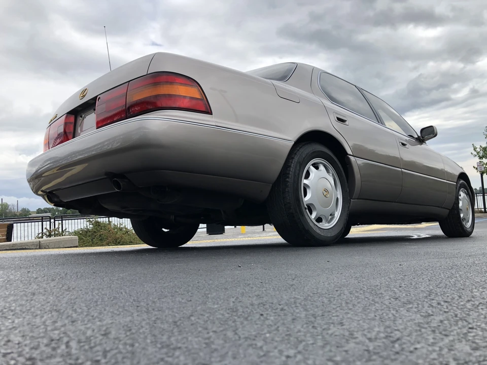 1993 Lexus LS 1st Gen - Image 17 of 31