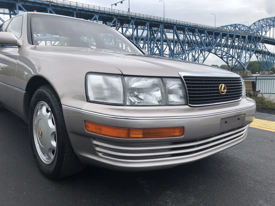 1993 Lexus LS 1st Gen - Image 23 of 31