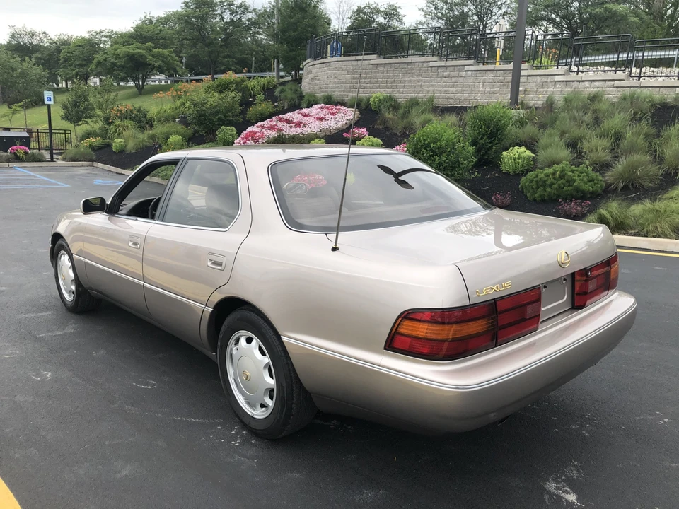 1993 Lexus LS 1st Gen - Image 13 of 31