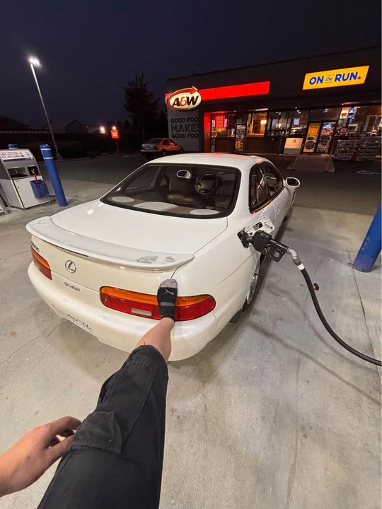 1993 Lexus SC400 - Image 2 of 3