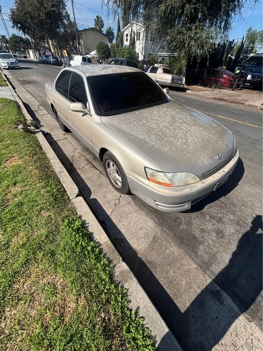 1993 Lexus ES 2nd Gen - Image 2 of 8