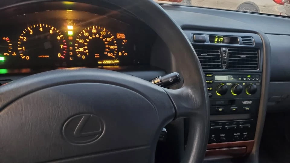 1993 Lexus GS 1st Gen - Image 11 of 19