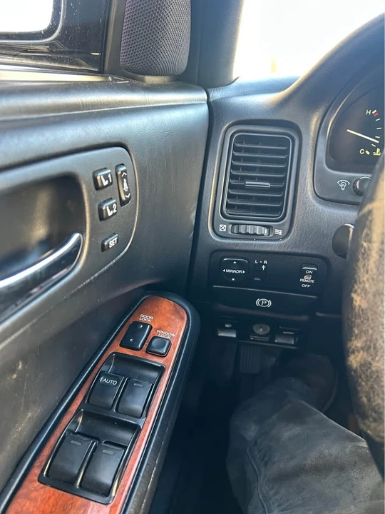 1993 Lexus LS 1st Gen - Image 17 of 20
