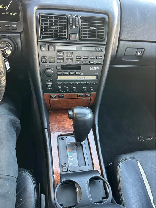 1993 Lexus LS 1st Gen - Image 16 of 20