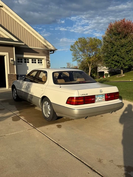 1993 Lexus LS 1st Gen - Image 5 of 13