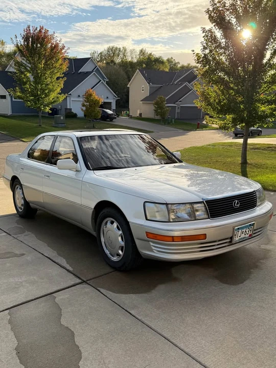 1993 Lexus LS 1st Gen - Image 2 of 13