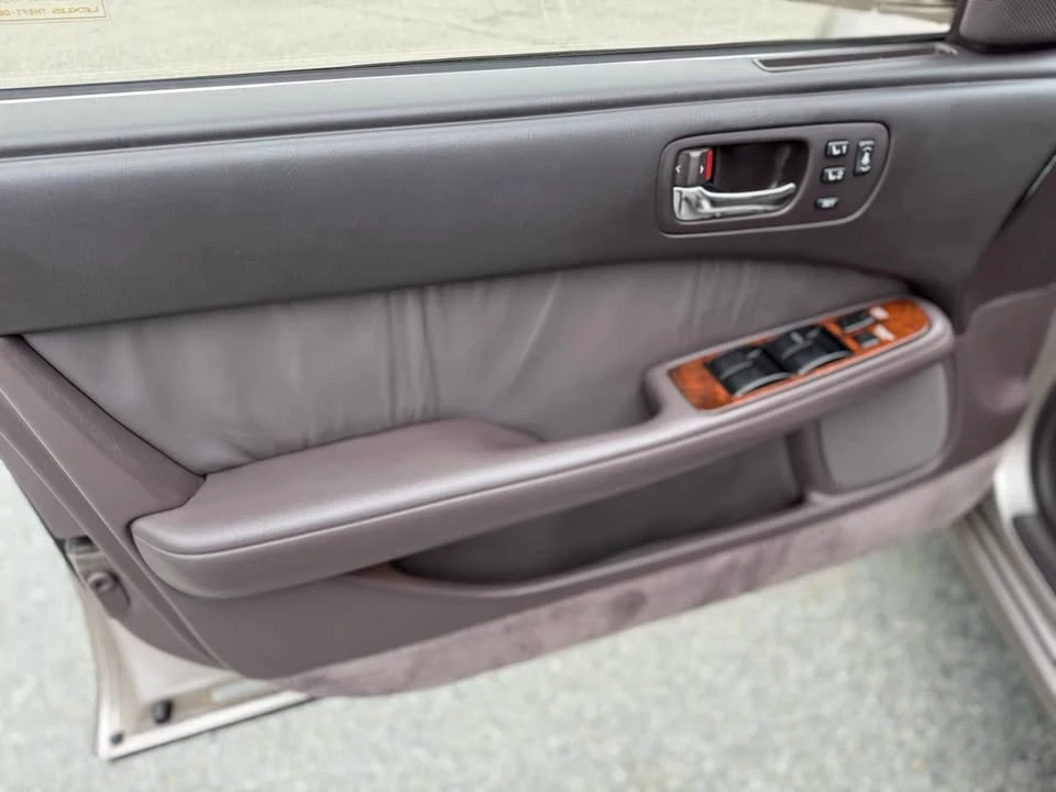 1993 Lexus LS 1st Gen - Image 16 of 18