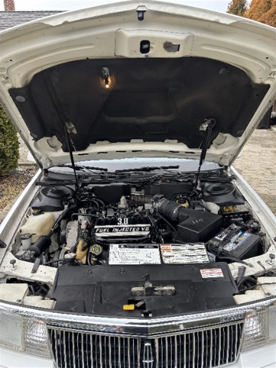 1993 Lincoln Continental 8th Gen - Image 13 of 15