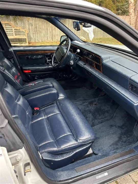 1993 Lincoln Continental 8th Gen - Image 6 of 15