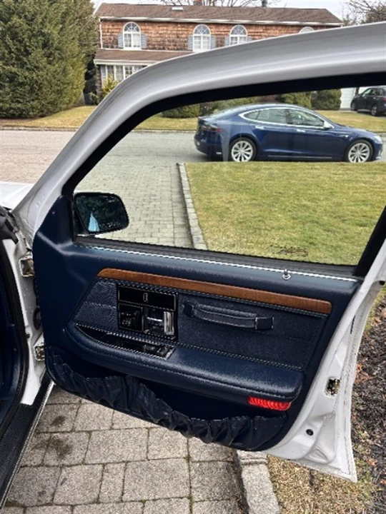 1993 Lincoln Continental 8th Gen - Image 10 of 15