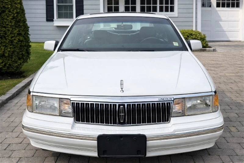 1993 Lincoln Continental 8th Gen - Image 2 of 15