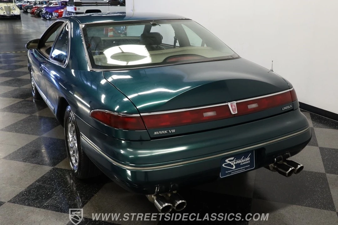 1993 Lincoln Continental Mark VIII - Image 8 of 12