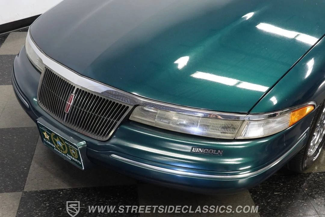 1993 Lincoln Continental Mark VIII - Image 19 of 21