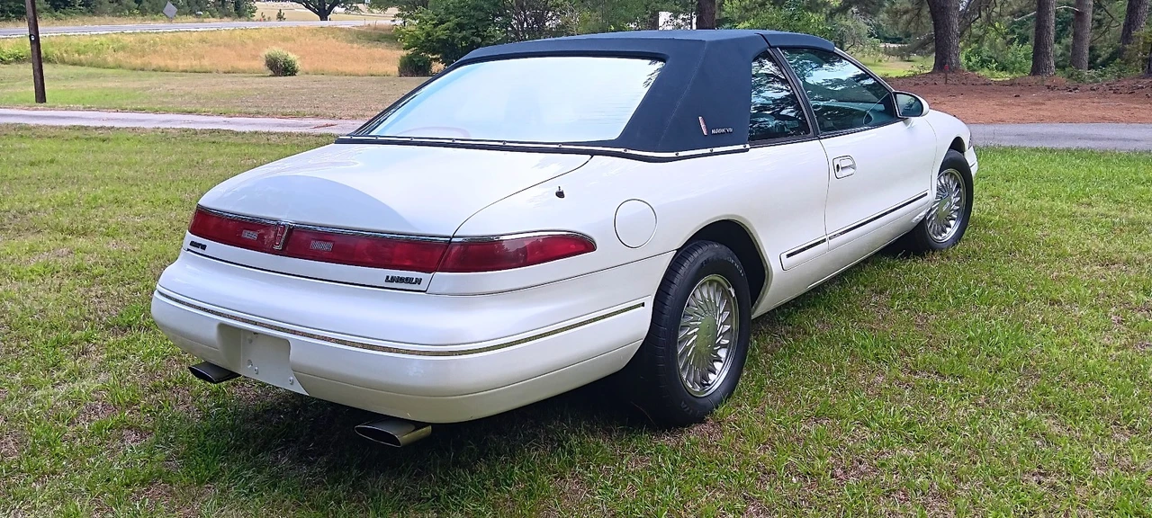 1993 Lincoln Continental Mark VIII - Image 11 of 31