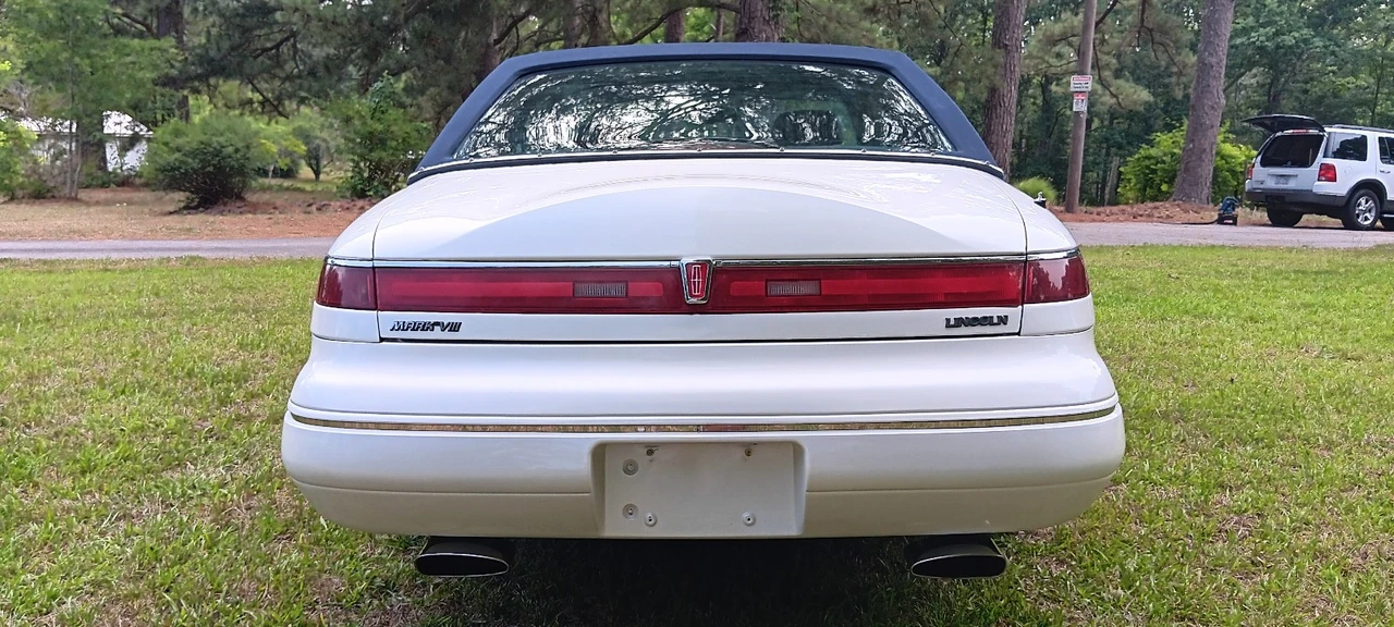 1993 Lincoln Continental Mark VIII - Image 8 of 31