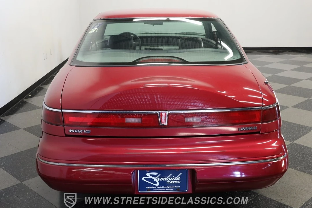 1993 Lincoln Continental Mark VIII - Image 10 of 12