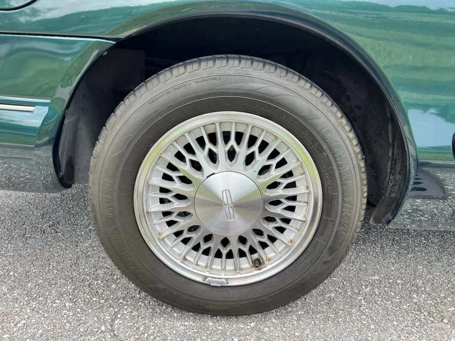 1993 Lincoln Continental Mark VIII - Image 16 of 29