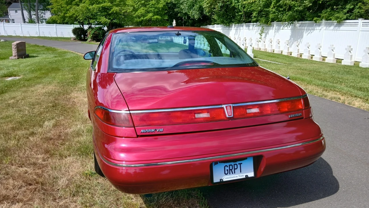1993 Lincoln Continental Mark VIII - Image 9 of 14