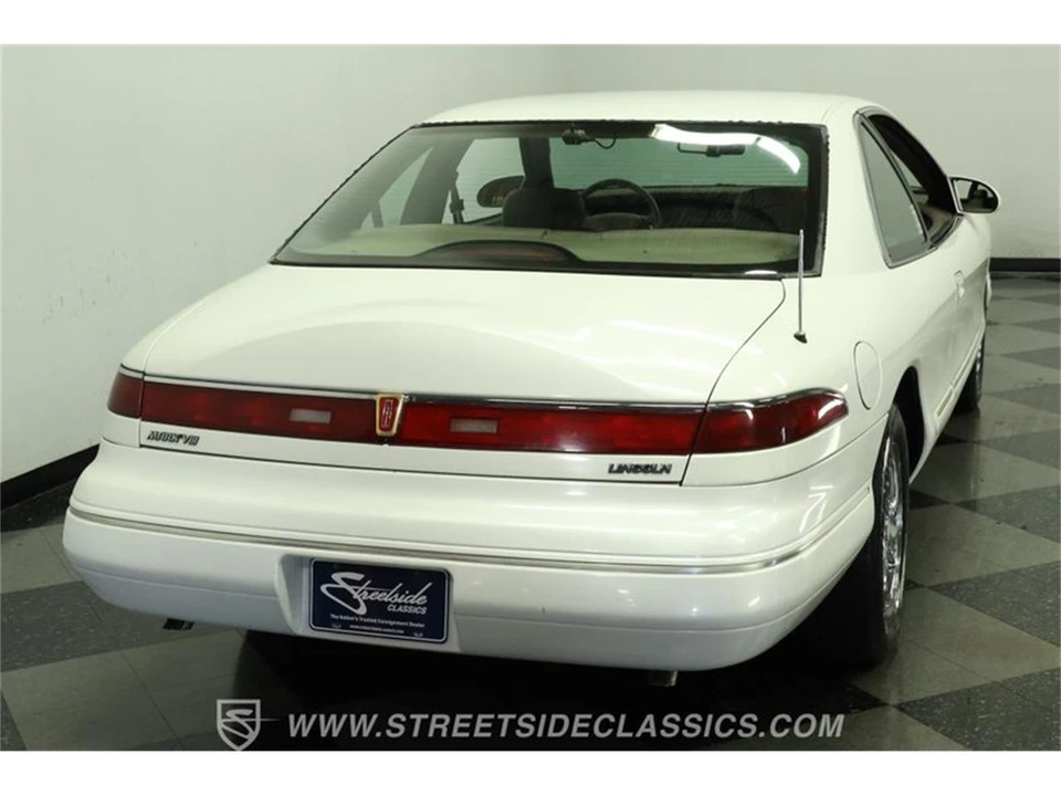 1993 Lincoln Continental Mark VIII - Image 10 of 31