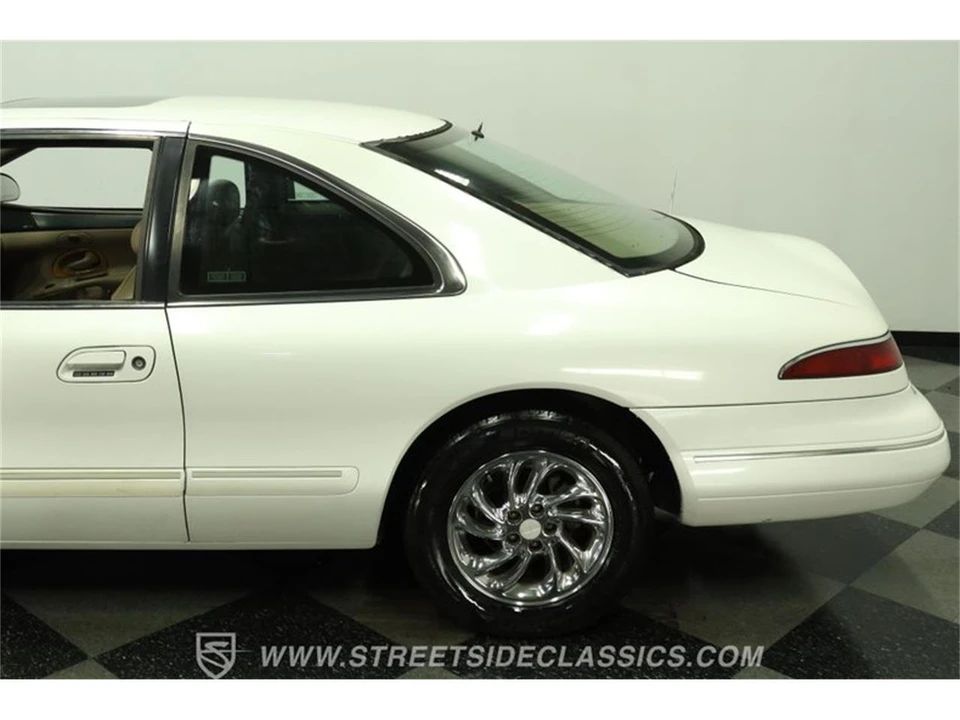 1993 Lincoln Continental Mark VIII - Image 24 of 31