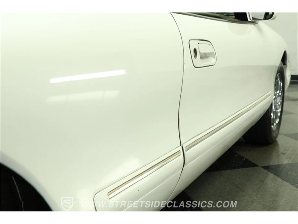 1993 Lincoln Continental Mark VIII - Image 27 of 31