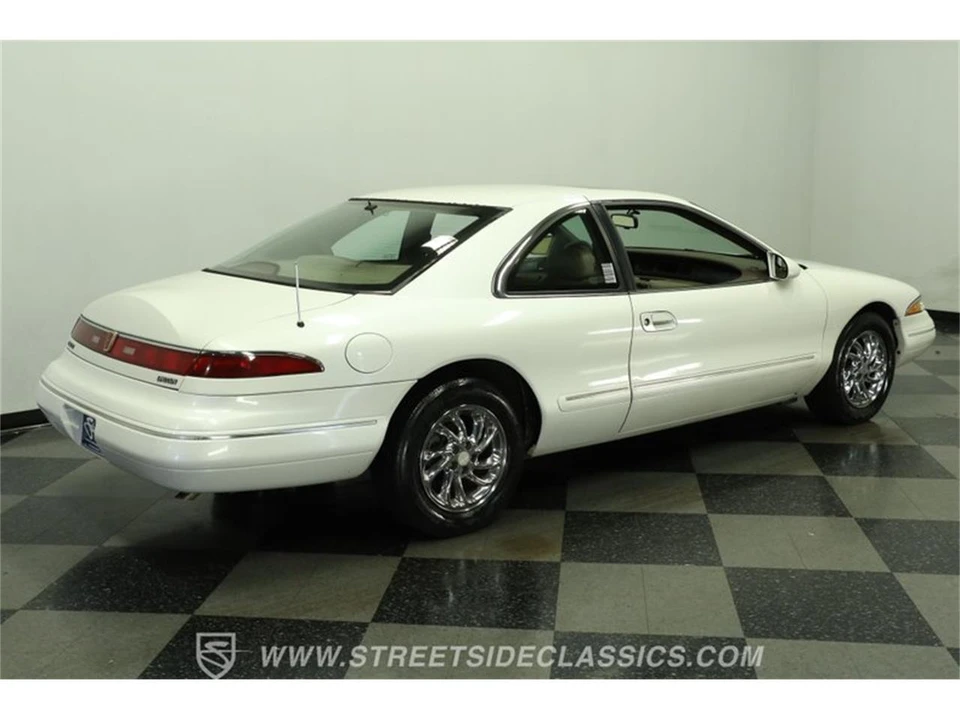 1993 Lincoln Continental Mark VIII - Image 12 of 31