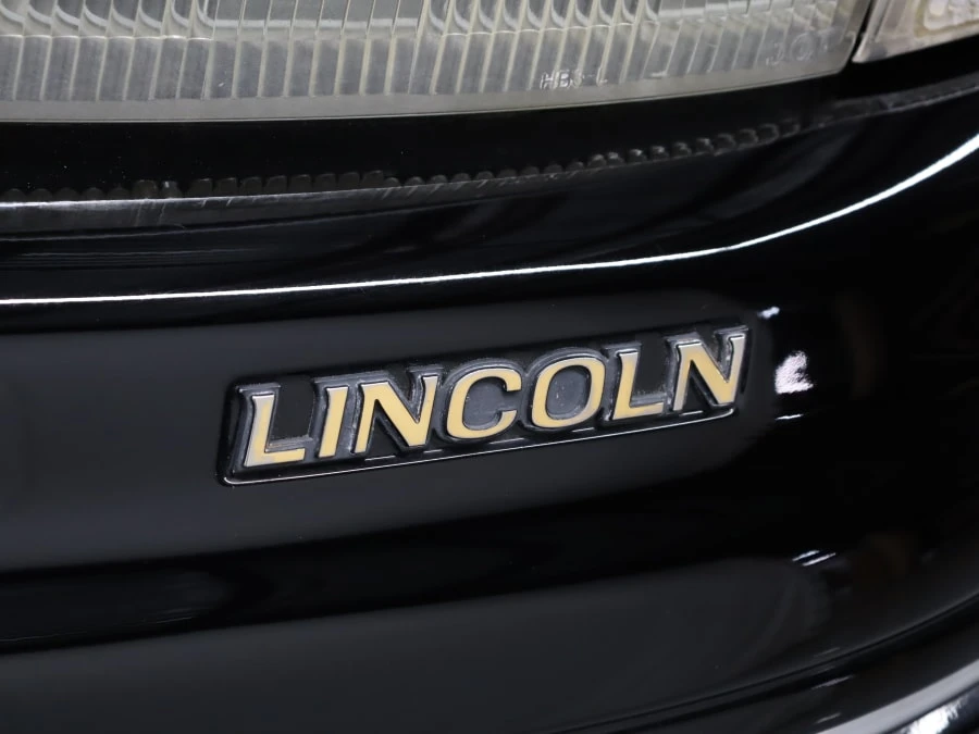 1993 Lincoln Continental Mark VIII - Image 13 of 31