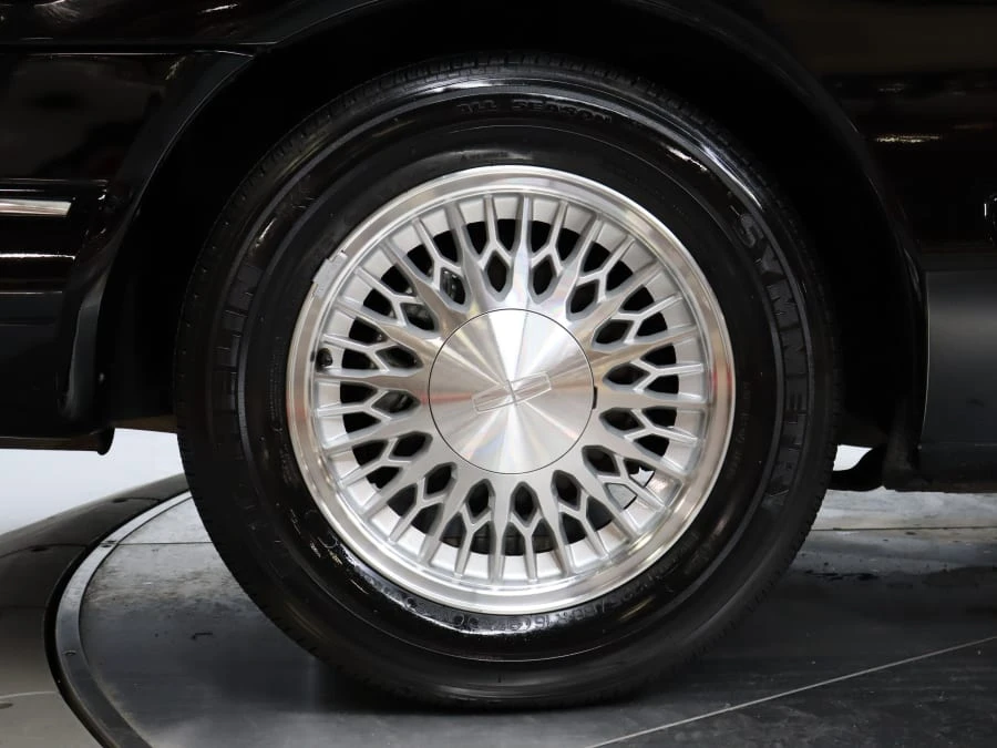 1993 Lincoln Continental Mark VIII - Image 10 of 31
