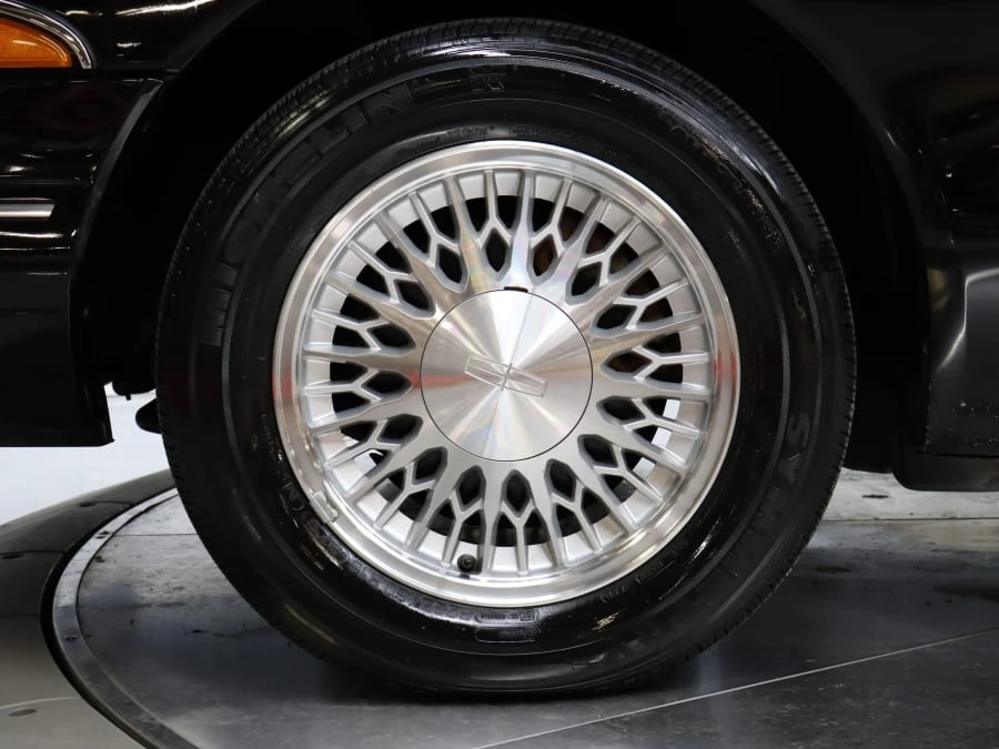 1993 Lincoln Continental Mark VIII - Image 11 of 31