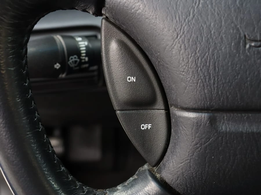 1993 Lincoln Continental Mark VIII - Image 28 of 31