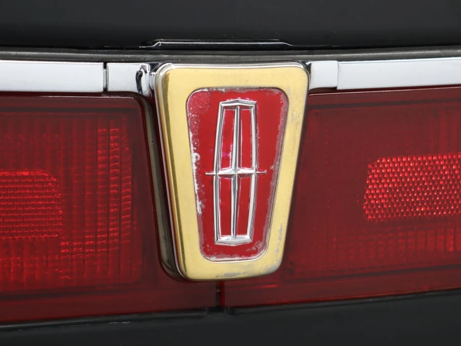 1993 Lincoln Continental Mark VIII - Image 15 of 31