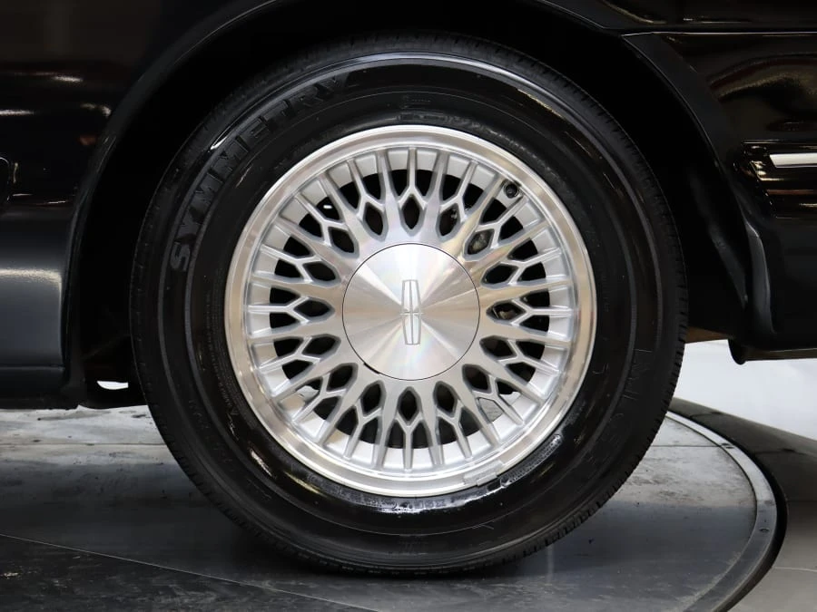1993 Lincoln Continental Mark VIII - Image 12 of 31