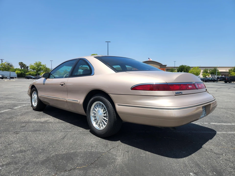 1993 Lincoln Continental Mark VIII - Image 8 of 31