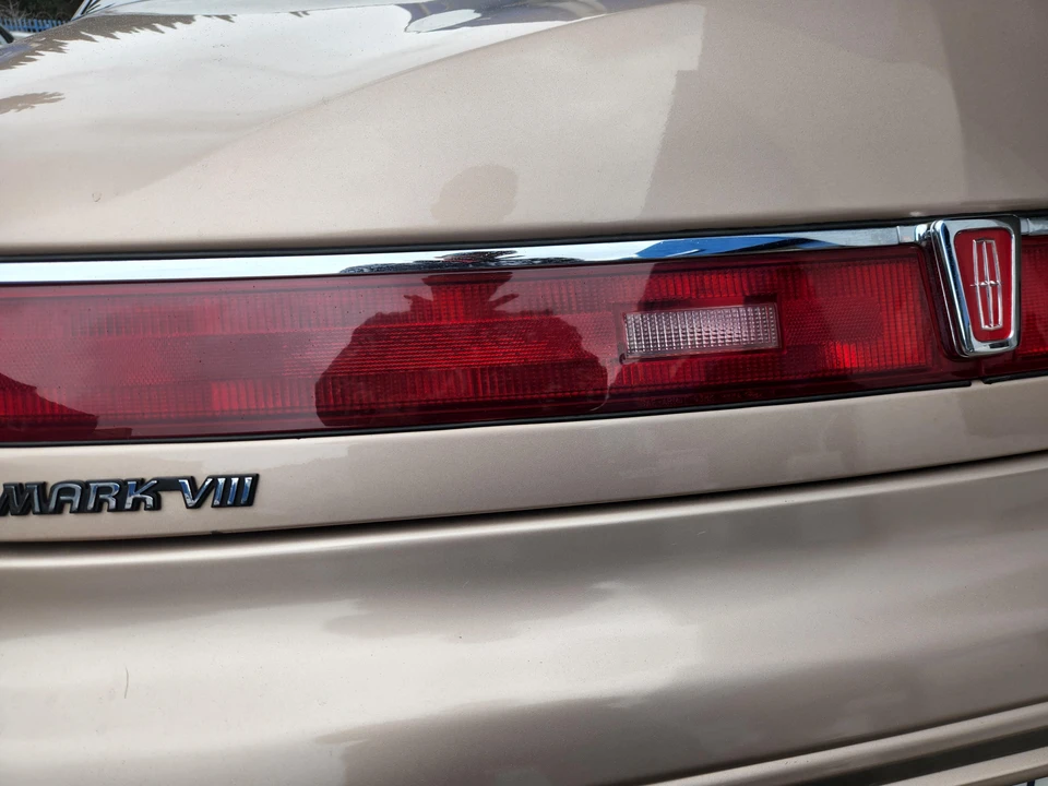 1993 Lincoln Continental Mark VIII - Image 20 of 31