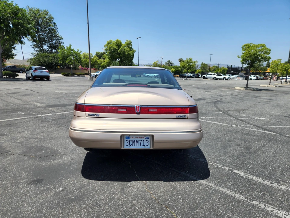 1993 Lincoln Continental Mark VIII - Image 9 of 31