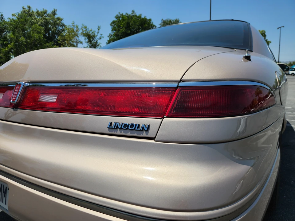 1993 Lincoln Continental Mark VIII - Image 23 of 31