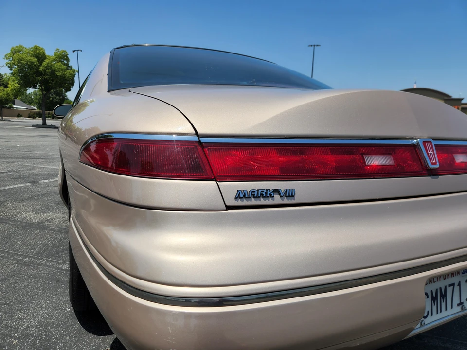 1993 Lincoln Continental Mark VIII - Image 19 of 31