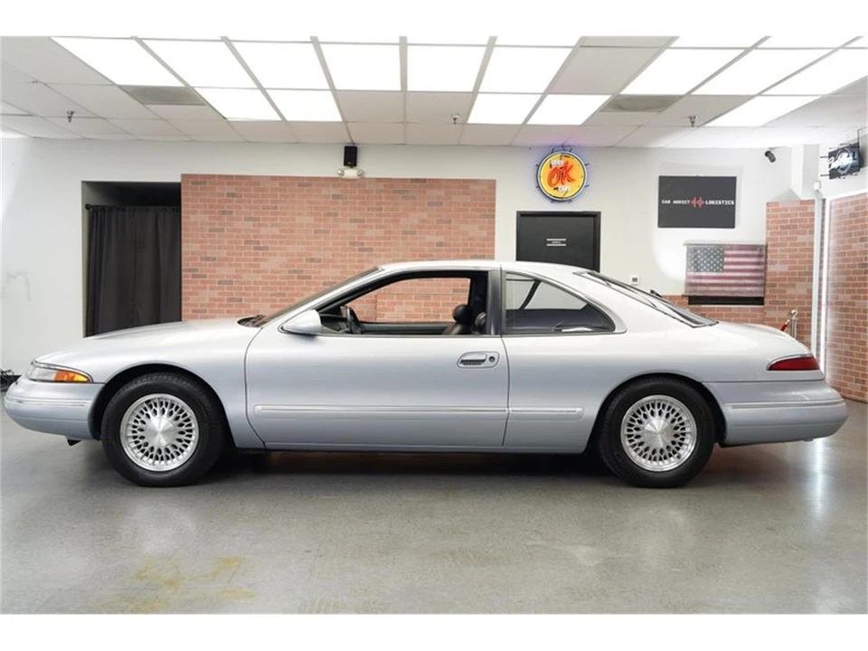 1993 Lincoln Continental Mark VIII - Image 3 of 31