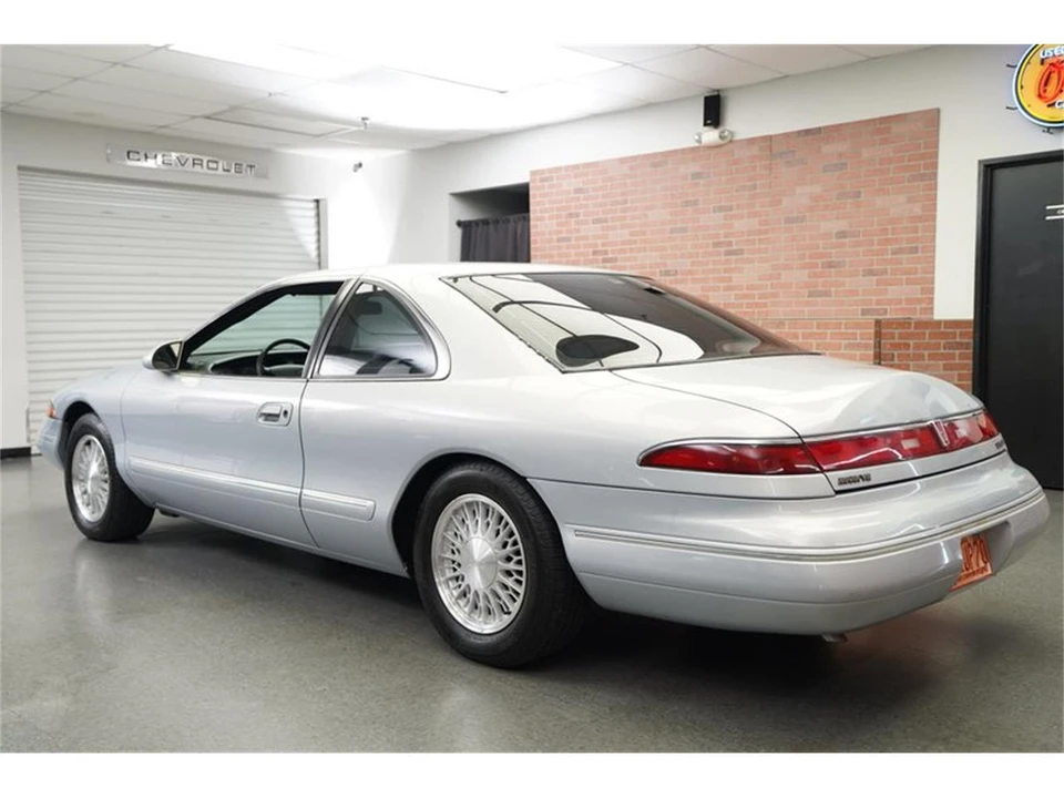 1993 Lincoln Continental Mark VIII - Image 4 of 31