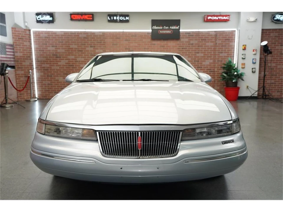 1993 Lincoln Continental Mark VIII - Image 9 of 31