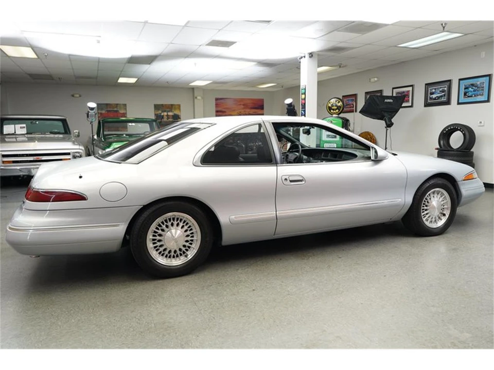 1993 Lincoln Continental Mark VIII - Image 6 of 31